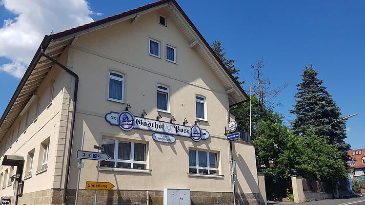 Wie lange wird der Gasthof "Post" noch stehen und was wird aus dem Baumbestand? Das sind Fragen, die man sich in Ebern stellt.