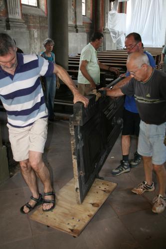 Kirchen-Ausräumaktion