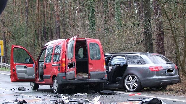 Unfall auf der Staatsstra&szlig;e 2240 Foto: Thomas Birkner