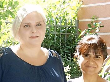 Kucam Cicek (rechts) gratulierte Sandra Schnarr.  Foto: Sabine Weinbeer