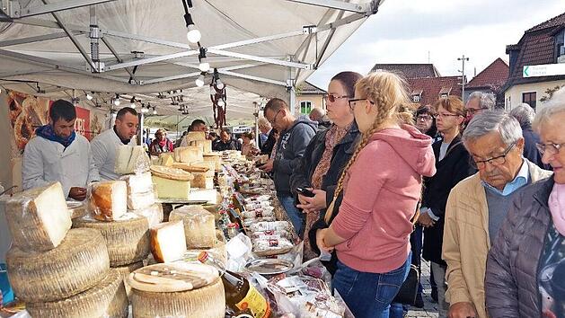 S&uuml;dlches Flair wird am 3. Oktober wieder der italienische Speziait&auml;tenmarkt auf dem Marienplatz verbreiten.  Foto: Archiv/Heike Sch&uuml;lein