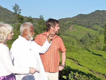 Eine gemeinsame Reise durch Indien: Unser Bild zeigt (von links) Monika Ziegler, Pfarrer Chandy und Roland Ziegler. Fotos: privat