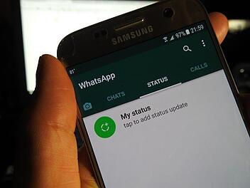 WhatsApp hat mit den Status-Bildern eine interessante neue Funktion geschaffen. Anonym kann man diese Status-Updates allerdings nicht anschauen. Zumindest offiziell nicht. Symbolbild: iGlobalWeb/unsplash.com