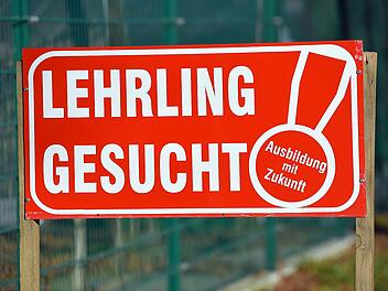 Bald beginnt das neue Ausbildungsjahr. Lehrlinge sollten sich gut über ihre Rechte und Pflichten informieren.
