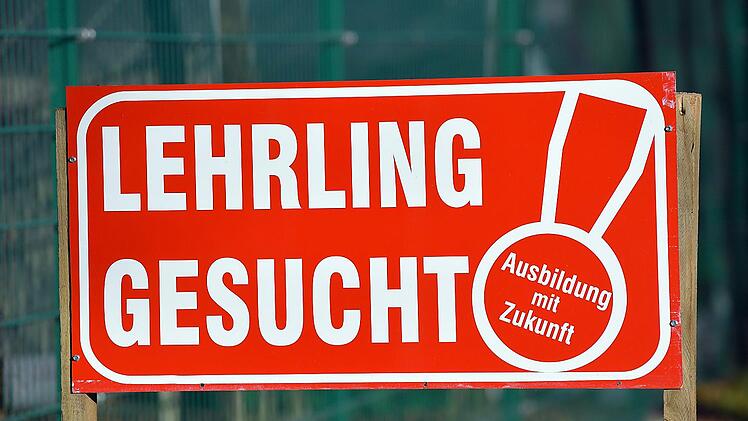Bald beginnt das neue Ausbildungsjahr. Lehrlinge sollten sich gut über ihre Rechte und Pflichten informieren.