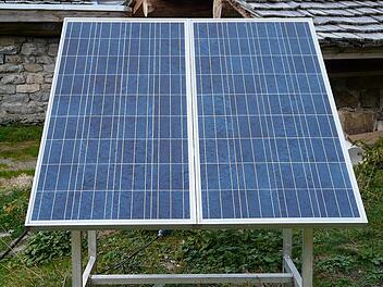 Mini-Solaranlagen unterscheiden sich besonders in ihrer Größe von normalen Photovoltaik-Anlagen.