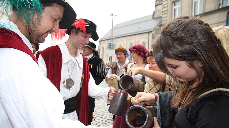 Das Bier darf auch in diesem Jahr beim Historischen Stadtspektakel nicht fehlen.  Fotos: Rainer Glissnik