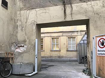 So kennen das Rathaus Maxplatz die wenigsten:  der Innenhof mit den sichtlich in die Jahre gekommenen Fassaden.   Foto: Michael Wehner