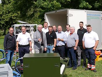 Landkreis Bamberg: Für Notsituationen - Firma spendet Anlagen zur Trinkwasseraufbereitung Landkreis Bamberg: Für Notsituationen - Firma spendet Anlagen zur Trinkwasseraufbereitung