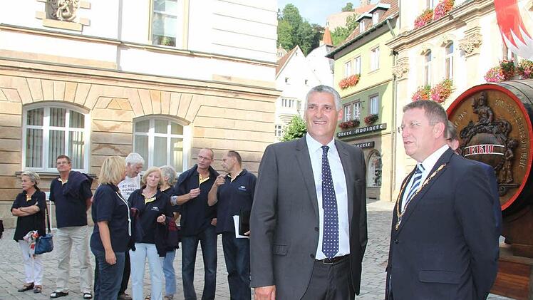 Vor dem Rathaus wartete schon der RC Pedale auf die Gäste aus Rust. Der Ruster Bürgermeister Gerold Stagl begrüßte den Kulmbacher Oberbürgermeister