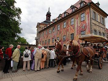 Eine von vielen Bamberger Touristenattraktionen: Kutschfahrt durch die Altstadt   Foto: Matthias Hoch