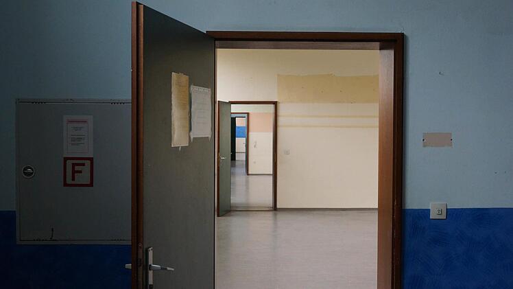 Die Zimmer im dreigeschossigen Trakt sind ausgeräumt.  Fotos: Arkadius Guzy