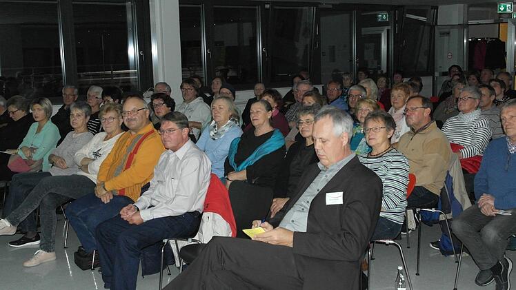 Voll besetzt war der Vortragsraum der Bayerischen Rundschau und der MGO-Fachverlage in der E.-C.-Baumann-Straße.