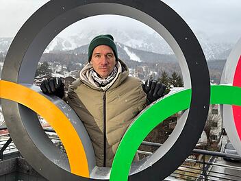 Kurz vor Beginn der XXV. Olympischen Winterspiele in Mailand und Cortina d'Ampezzo nimmt Felix Neureuther den Sinn der Spiele unter die Lupe.