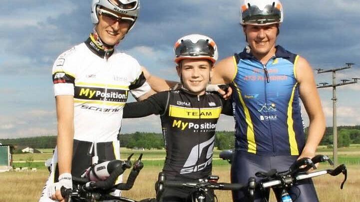 Die ATS-Sportler Ulrike Schwalbe, Sean Felix Günther und Nadja Lindner (von links) gehörten beim Stadttriathlon in Forchheim zu den Schnellsten. Foto: privat