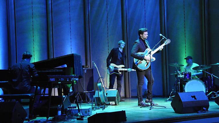 Torsten Goods (vorne) und seine Band (von links): Jan Miserre, Thomas Stieger und Felix Lehrmann.  Foto: Peter Klopf