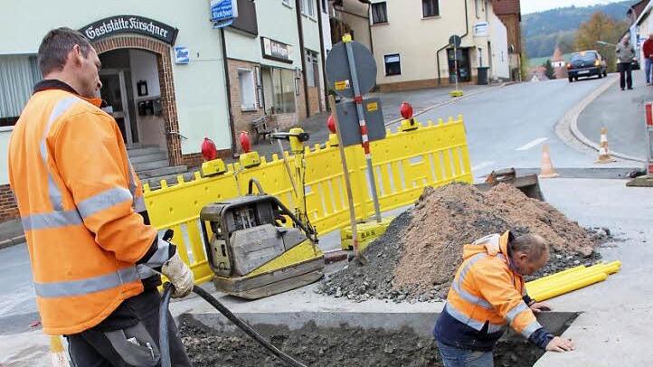 Voll gesperrt ist derzeit die Kulmbacher Straße in Thurnau. Foto: Katharina Müller-Sanke