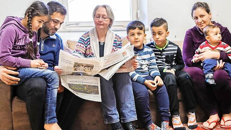 Dlshad Alias mit Tochter Noor, Helgard Schanz, den Söhnen Azl, Amir und Alex sowie Ehefrau Hiba (von links)  Fotos: Matthias Hoch