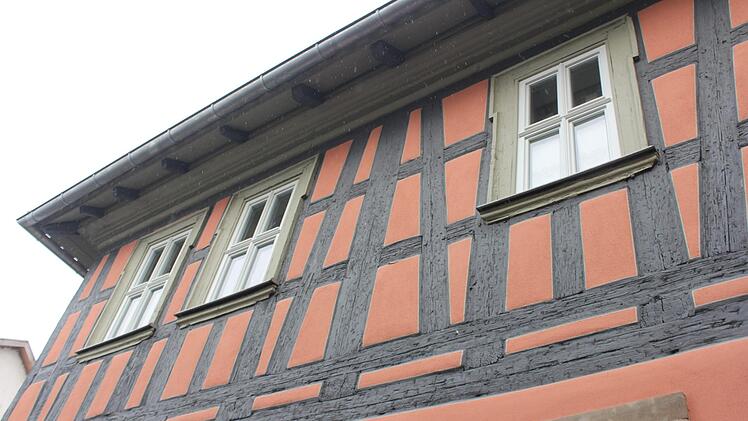 Im Stadtbild von Seßlach ist das Fachwerk bis heute präsent. Mit der Mitgliedschaft in der Arbeitsgemeinschaft "Deutscher Fachwerkstädte" findet das historische Erbe eine Anerkennung.  Foto: Carsten Höllein