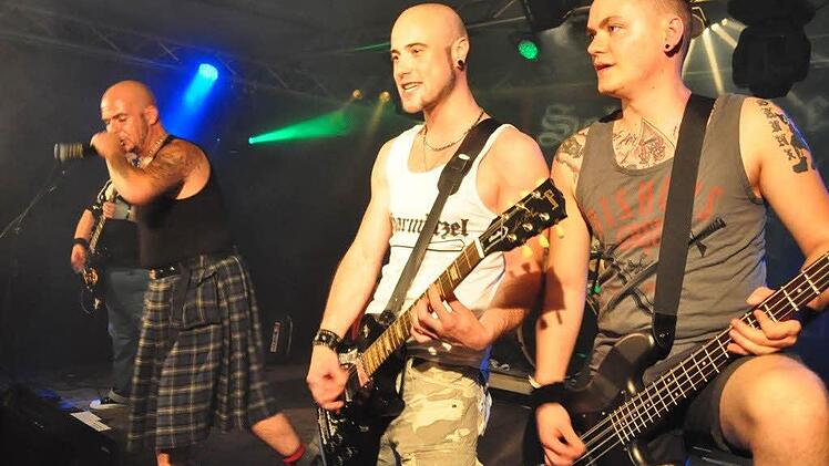 "Scharmützel" hatten harten Oi!Punk im Gepäck. Foto: Simon Albrecht