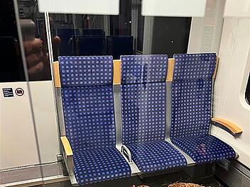Hühner in Kölner S-Bahn zurückgelassen