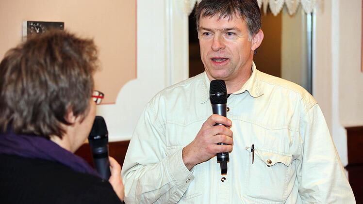 Rüdiger Baumann stellt im Gespräch mit stellvertretender BR-Redaktionsleiterin Katrin Geyer sein Theater vor.