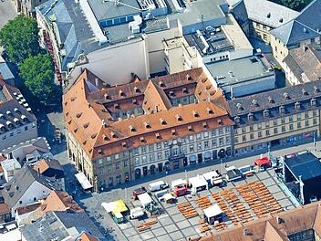 Ein Standort mit langer Tradition: 1886 begann die Geschichte des heute als Karstadt bekannten Warenhauses. Foto: Ronald Rinklef