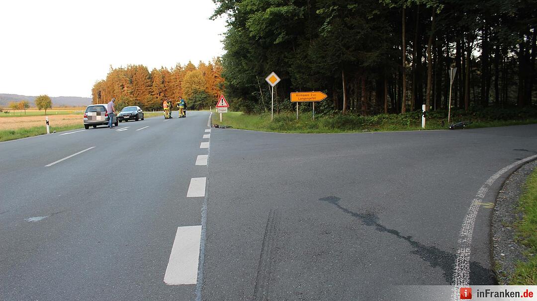 Kreis Bayreuth: Autofahrer erfasst Radler und verletzt ihn schwerst