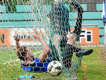 Andre Jerundow und die SpVgg Jahn Forchheim treffen am Samstag um 15 Uhr auf den FC Amberg. Sportfoto Zink