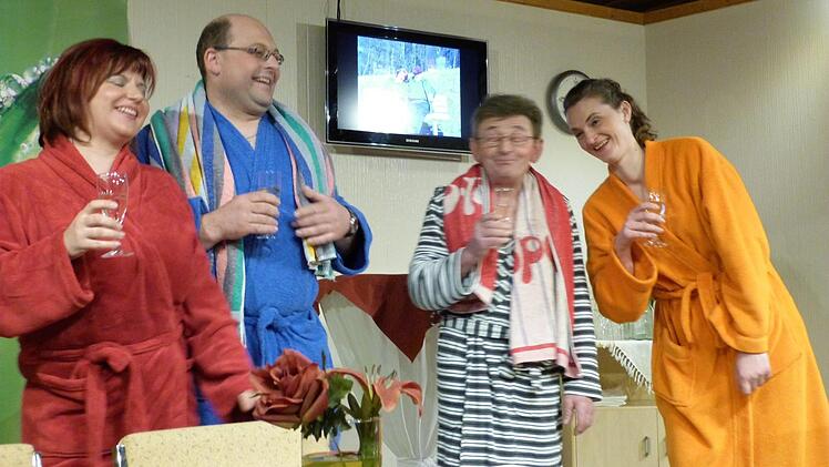 Kururlaub statt Karibik - im neuen Stück der Lanzendorfer Theatergruppe sorgt das für Turbulenzen. Foto: Werner Reißaus