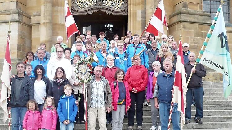 60 Wallfahrer der DJK Kirchaich zogen in diesem Jahr in die Basilika Vierzehnheiligen ein.  Foto: German Kager