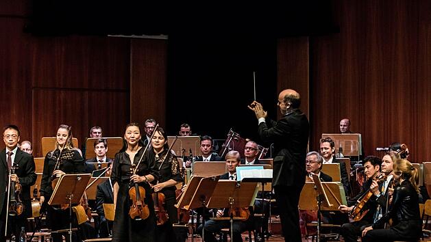 Wer soll ab Herbst 2020 als neuer Generalmusikdirektor und Nachfolger von Roland Kluttig am Dirigentenpult des Philharmonischen Orchesters Landestheater Coburg stehen? Die Bewerbungsfrist endet offiziell am 30. April.Foto: Archiv/Jochen Berger