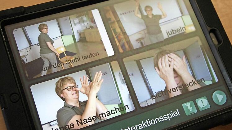 Über Bilder und Audiofunktion am iPad ist auch Schülern mit kaum oder keiner Verbalsprache eine aktive Teilnahme am Unterricht möglich.  Foto: Anja Greiner