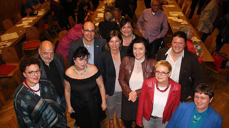 Eindrücke von der Podiumsdiskussion in Stengenroth. Foto: Ralf Ruppert