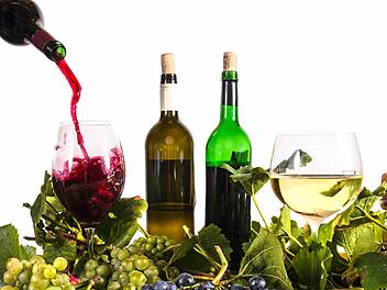 Über Wein gibt es mehr zu wissen, als nur rot oder weiß. Finde heraus ob du ein Weinkenner bist. Symbolfoto: Fischerei Gebhardt