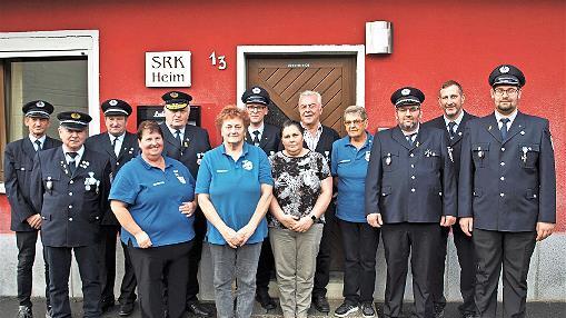 Für besondere Verdienste wurden diese Männer und Frauen ausgezeichnet (von links): Wolfgang Richter, Manfred Hahn, Roland Kuhnlein, Susanne Deuerling, stellv. BKV-Präsident Gottfried Betz, Dagmar Hahn, Holger Deuerling, Ramona Beyer, Ludwig Deuerl...