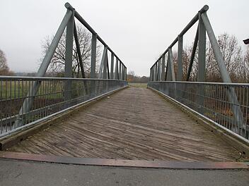 Die Schwürbitzer Mainbrücke steht vor einer ungewissen Zukunft. Foto: Gerda Völk/Archiv