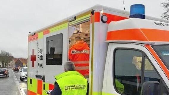 Der "Einsatzleiter Rettungsdienst" (ELRD) Timo Herweg koordiniert das Einsatzgeschehen bei einem Verkehrsunfall.  Foto: pr