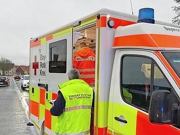 Der "Einsatzleiter Rettungsdienst" (ELRD) Timo Herweg koordiniert das Einsatzgeschehen bei einem Verkehrsunfall.  Foto: pr