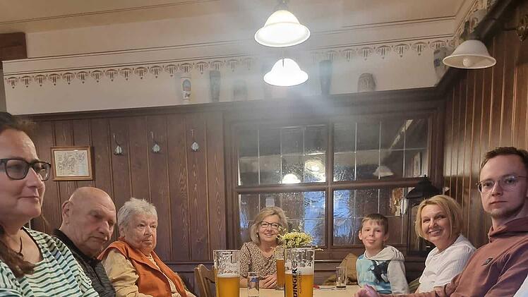 Bamberg: Hospizmobil erf&uuml;llt schwerstkranker Frau Herzenswunsch - "war &uuml;berw&auml;ltigt"