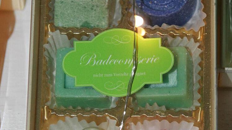 Badepralinen in verschiedenen Formen und Farben. Foto: Röllinger