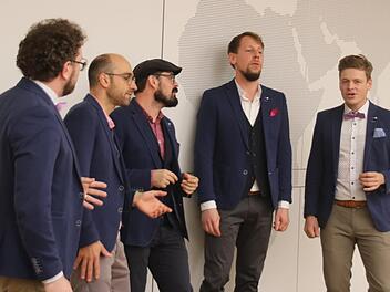 Sie sind als Moderatoren an beiden Abenden der "Lieder auf Banz"  als Moderatoren dabei: Die Bandmitglieder von Viva Voce.Matthias Einwag