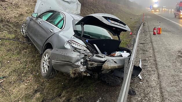 Auto &uuml;berschlug sich mehrfach: Autobahn gesperrt