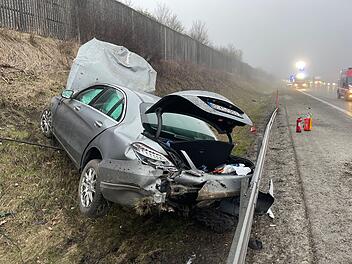 Auto überschlug sich mehrfach: Autobahn gesperrt