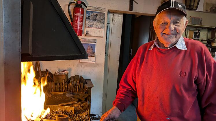 Hallstadts letzter Schmied schließt Familienbetrieb - nach über 300 Jahren