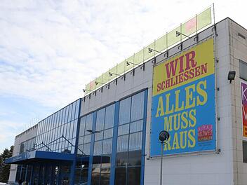 Die alte Kaufwelt Baur in Altenkunstadt wurde verkauft. Geplant ist ein Abriss und ein neues Fachmarktzentrum. Foto: Barbara Herbst/Archiv