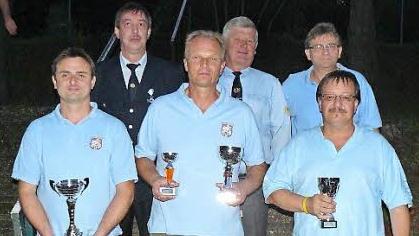Siegerehrung des BKV-Schießens. Im Bild (vorne, von links) Marco Opel, Alexander Matysiak und Uwe Mai sowie (dahinter, von links) Peter Schmitt, Georg Spindler und Reinhard Ströhlein.  Foto: Klaus-Peter Wulf