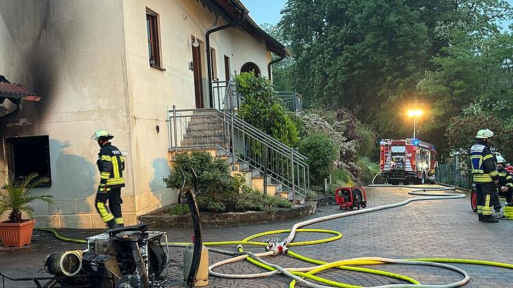 Pommersfelden: Brand macht Einfamilienhaus unbewohnbar - enormer Sachschaden