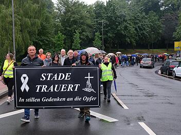 Gedenken nach Sch&uuml;ssen in Jugendhilfeeinrichtung mit sechs Toten