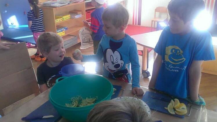 Die Zubereitung gesunder Speisen gehört ebenfalls zur Erziehung im Kindergarten Kauernhofen. Doch heute bleibt die Küche kalt.
